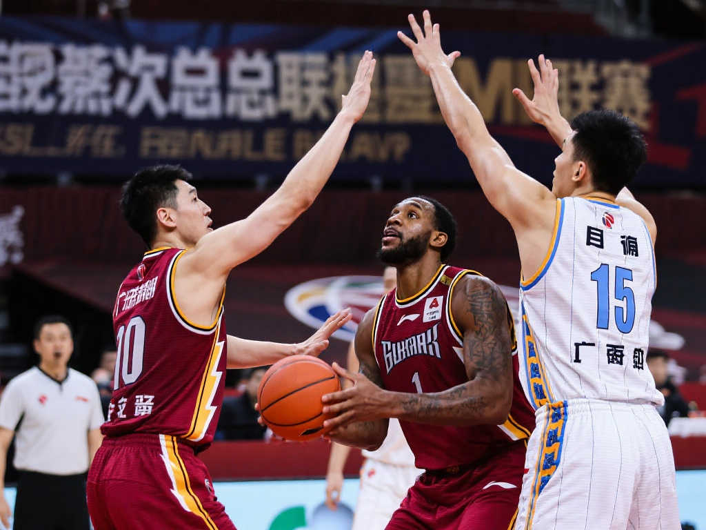 李凯尔的背 李凯尔的背